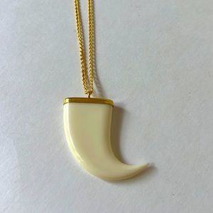 Vintage dead stock claw necklace